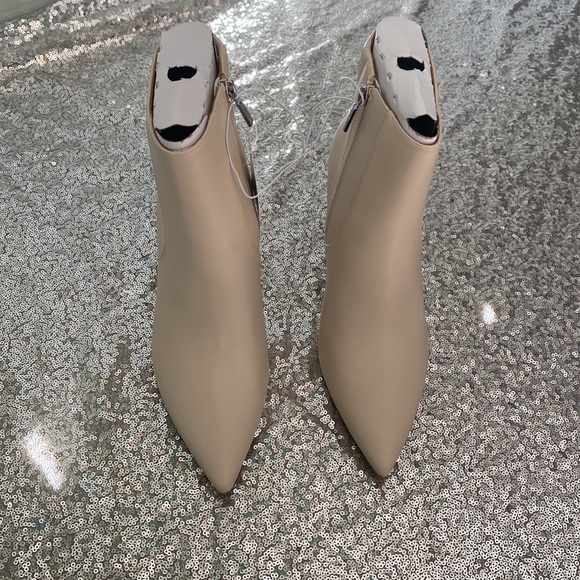A New Day Women’s Off White Char Heeled Dress Boots Size 8 - Picture 2 of 12